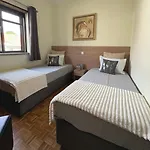 Vale A Pena - Local Bed & Breakfast